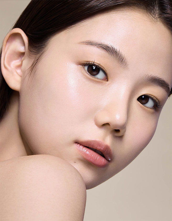 致美紧颜焕采五重防晒乳